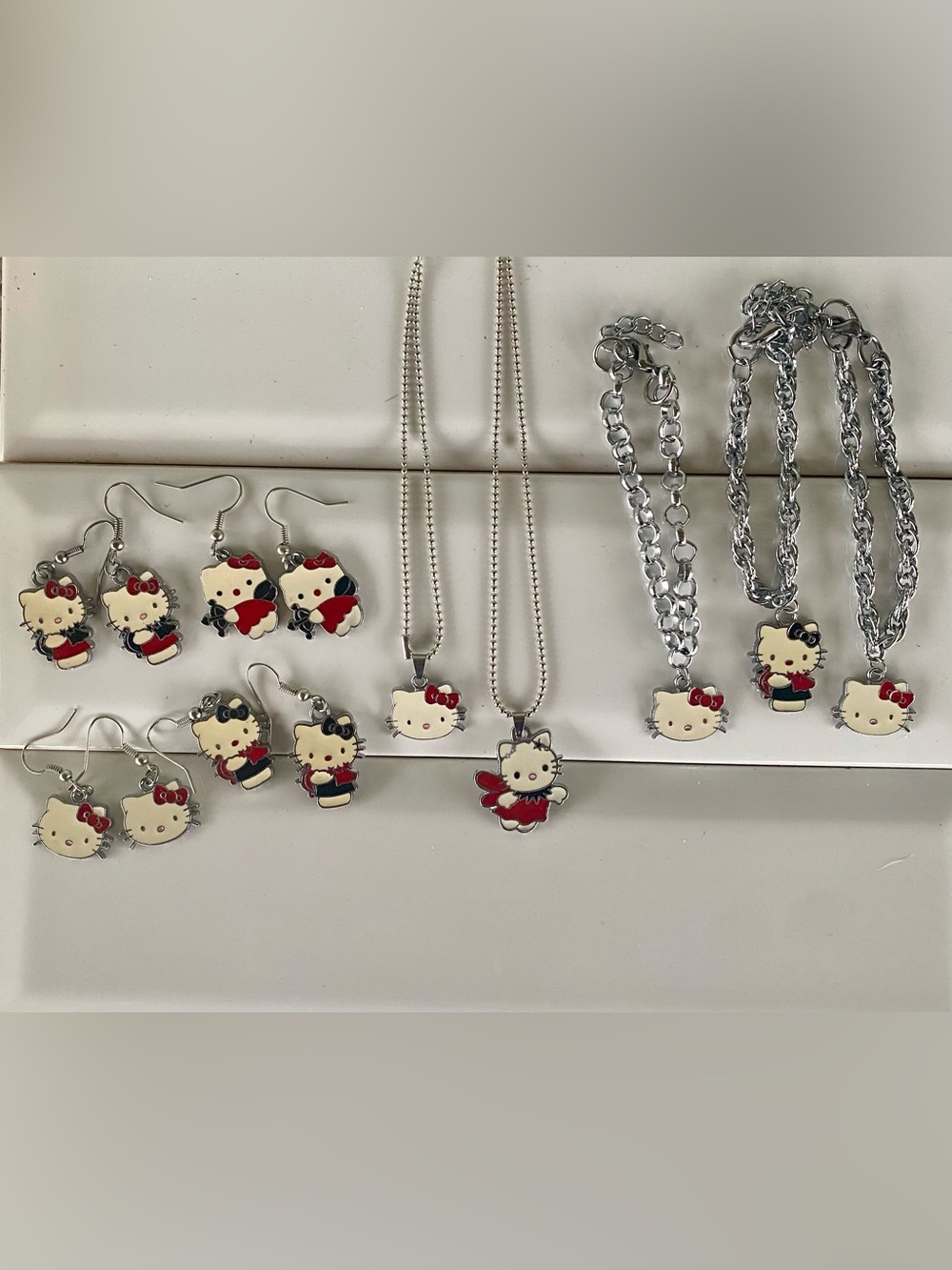 9 piece “Bows & Arrows” Hello Kitty Set ~ Black & Red